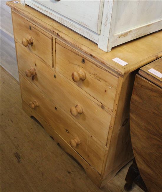 Pine chest of drawers